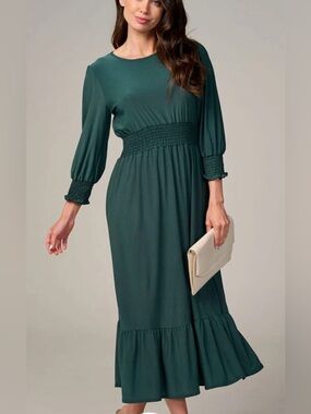 Smocked Waist Long Sleeve Maxi Dress in Forest Green